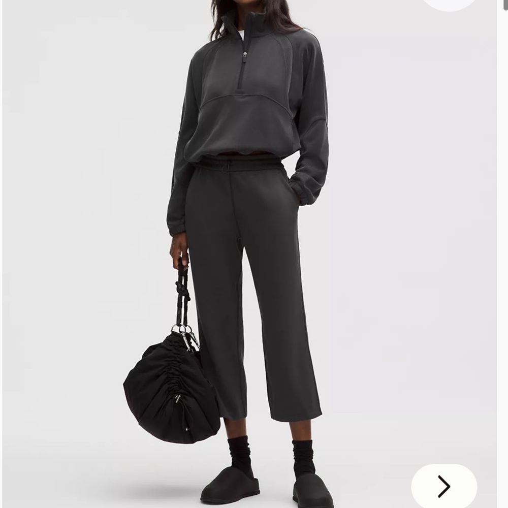 Lululemon  soft stream high rise straight leg cropped pant